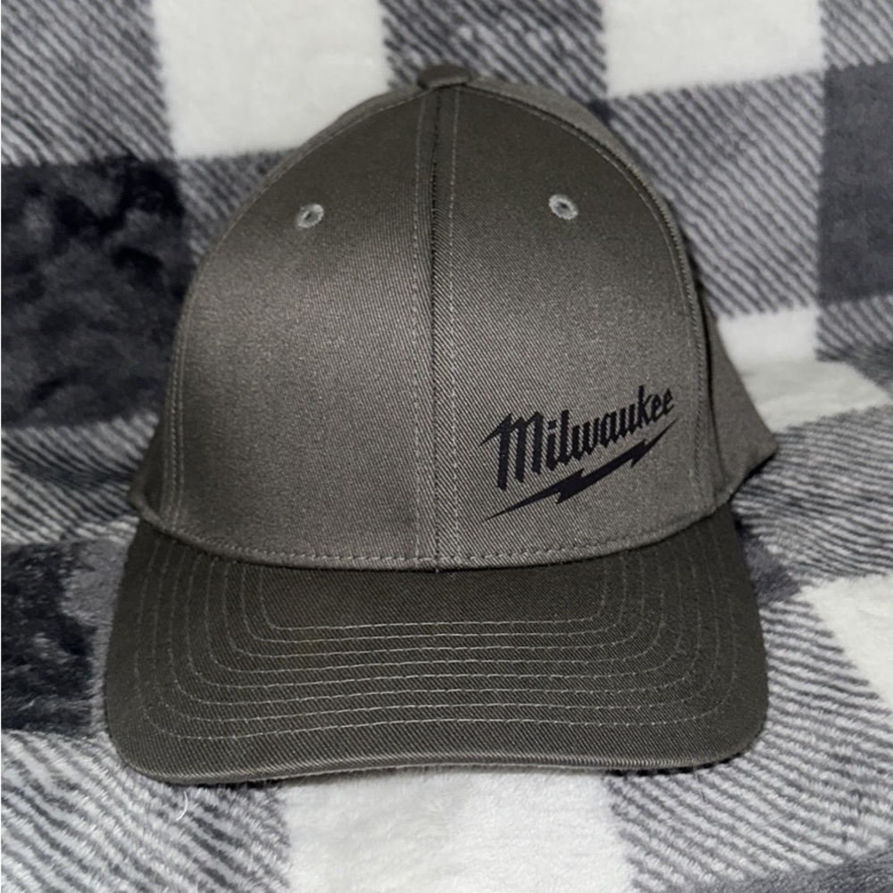 milwaukee hat